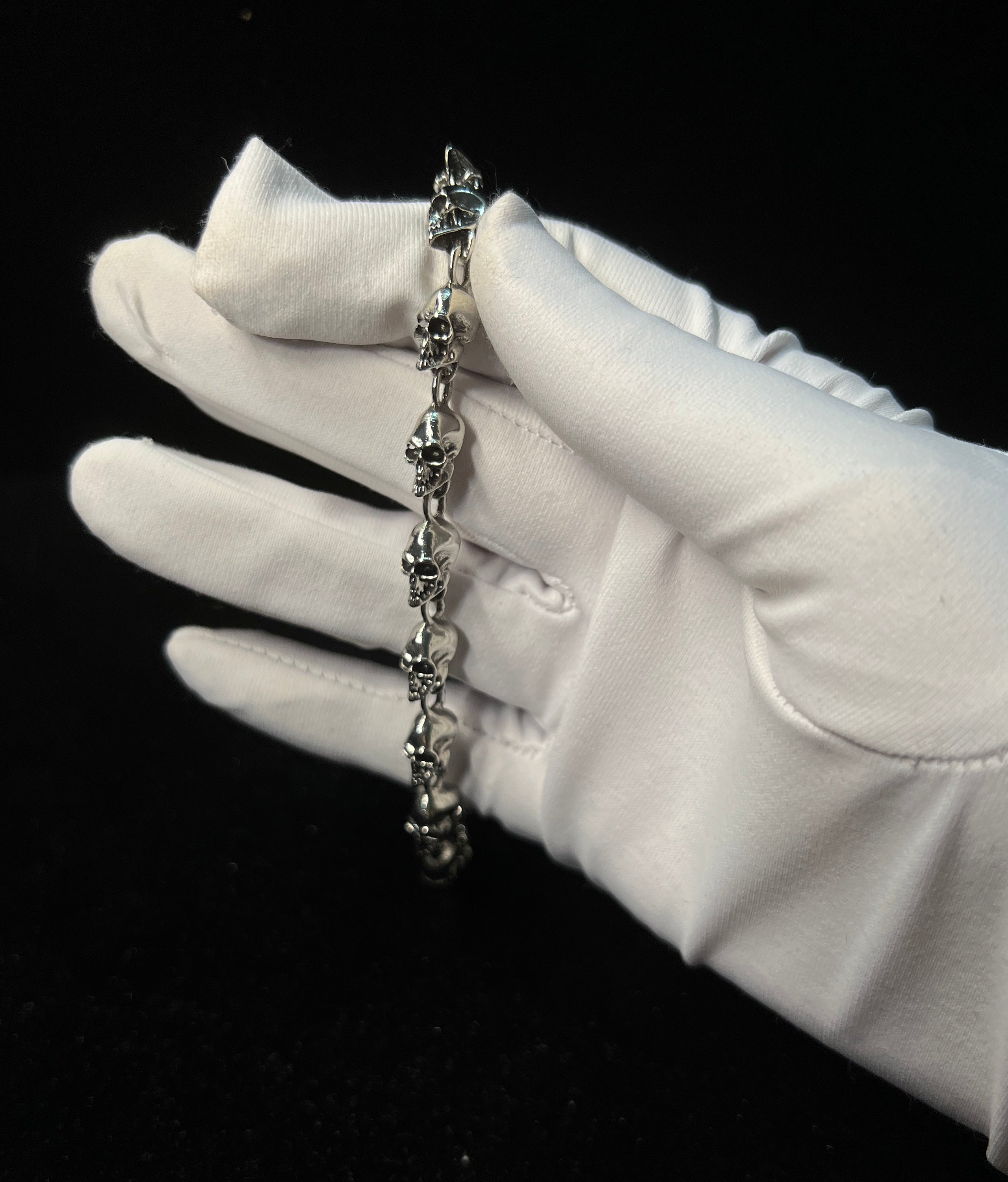 Pulsera de cadena con calavera