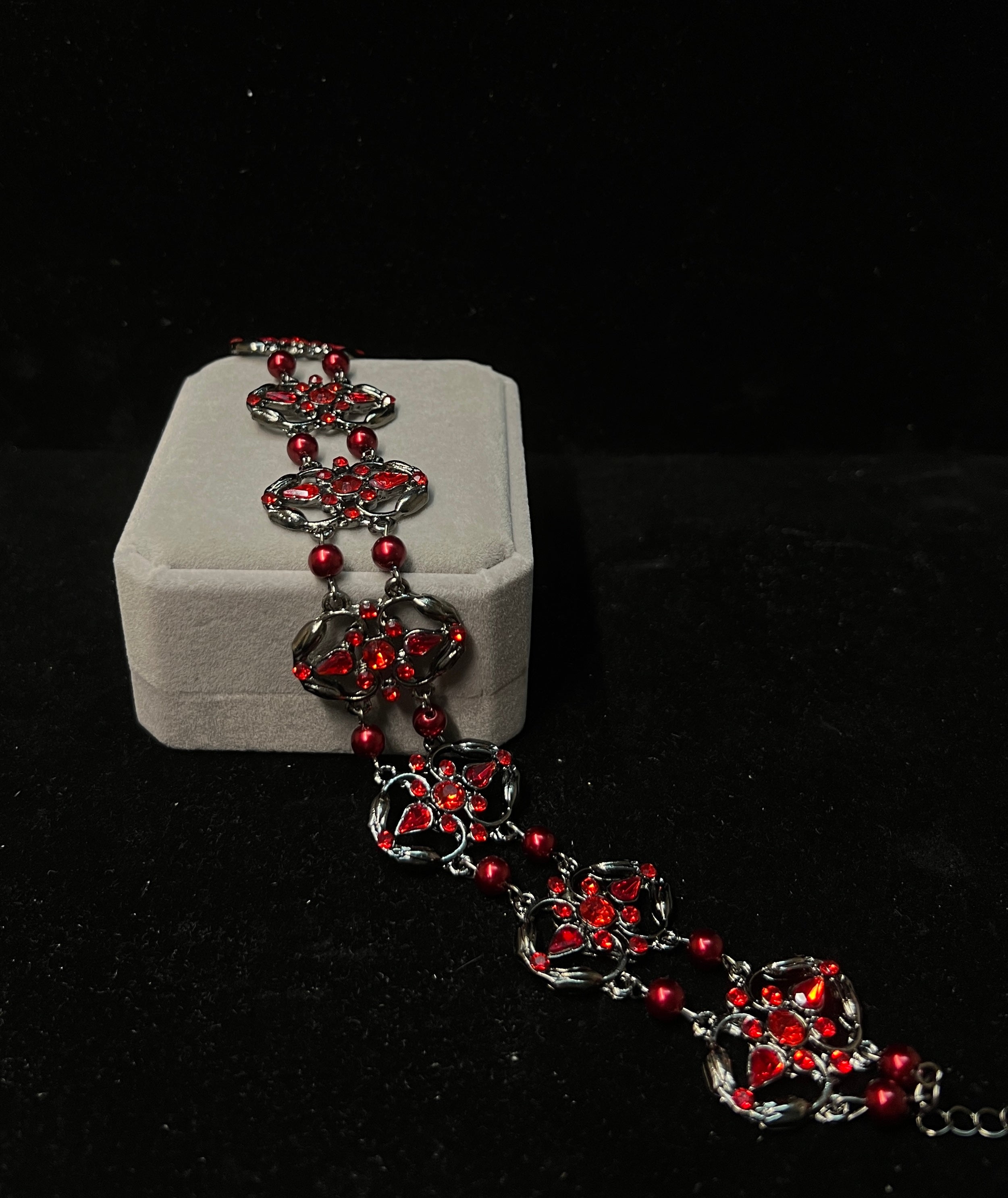 Gargantilla de cristal rojo