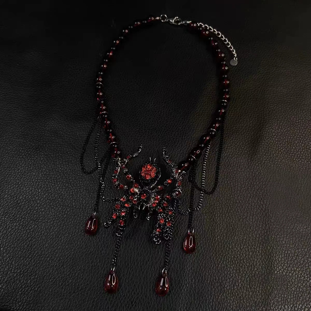 Gargantilla gótica de araña de sangre