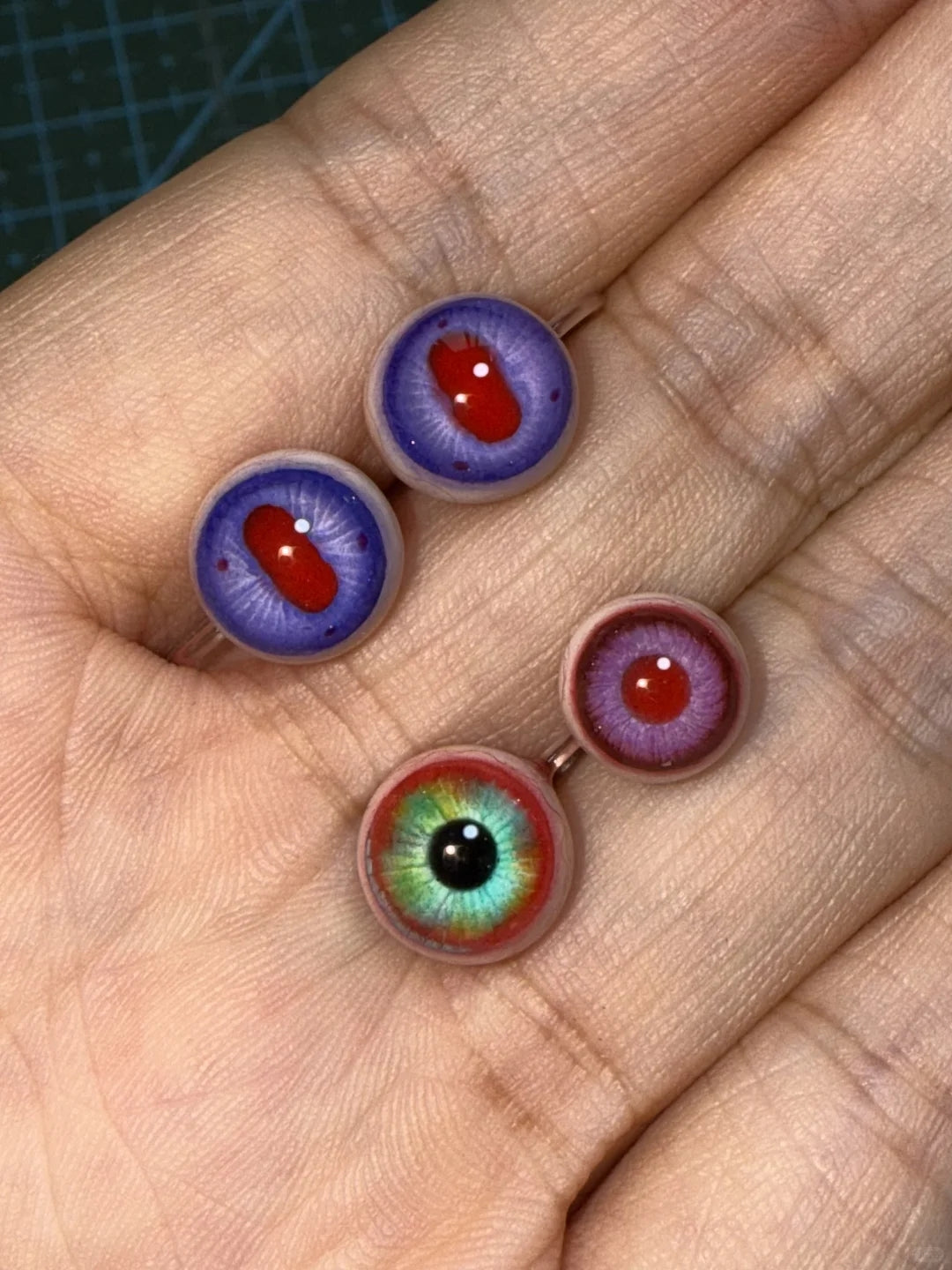 Realistic Eyeball Ear Cuff (Clip-On) – Single Piece