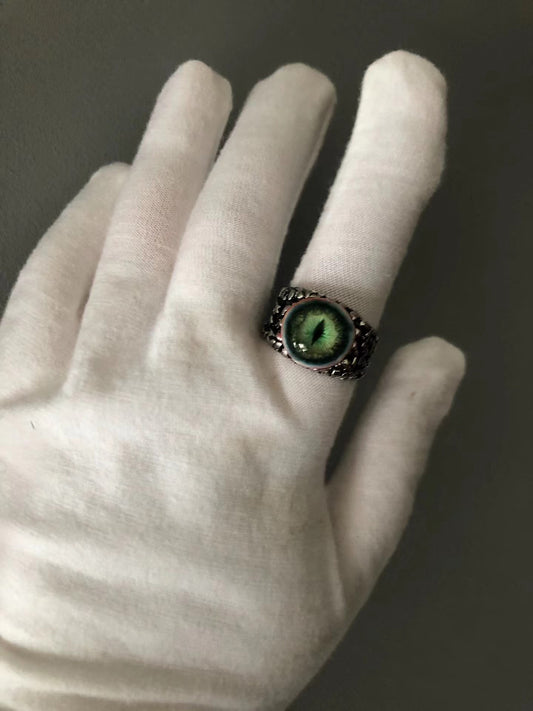 Green Eye Statement Ring side view - Statement ring band profile