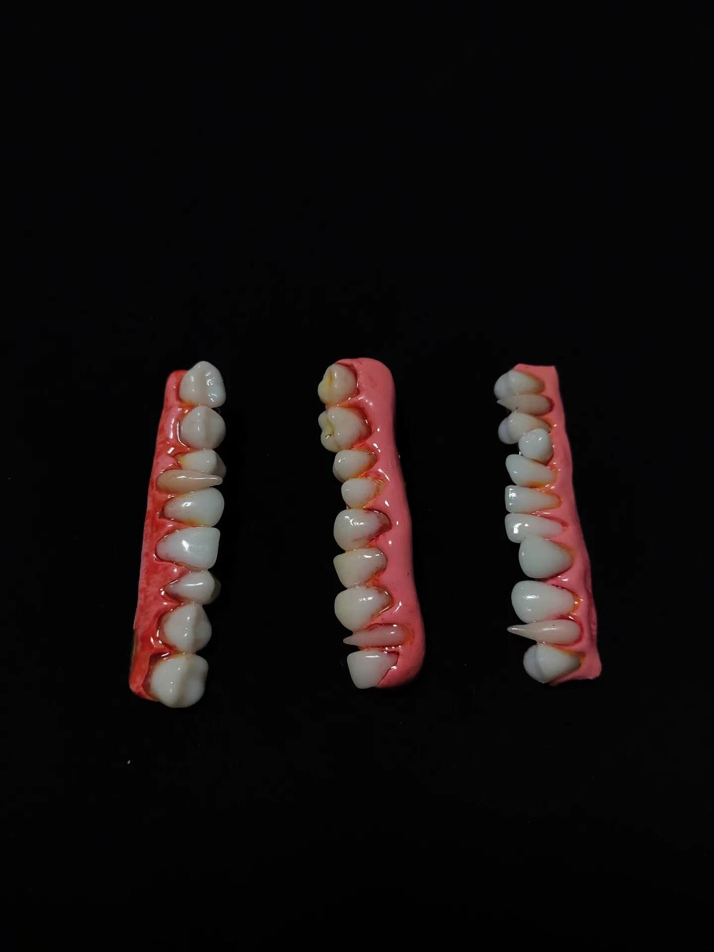 Mini Gruselige Zahn Haarspange – 6cm Gothic Horror Haarspange
