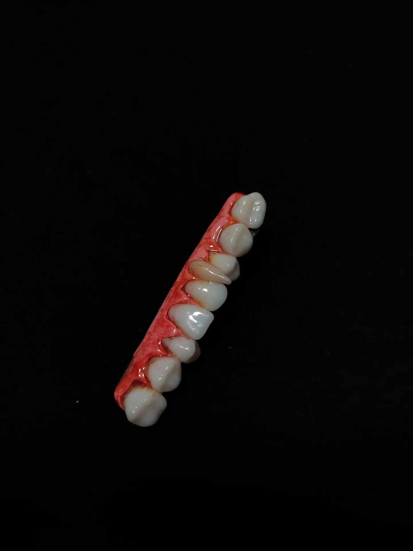 Mini horquilla de diente espeluznante: pasador gótico de terror de 6 cm