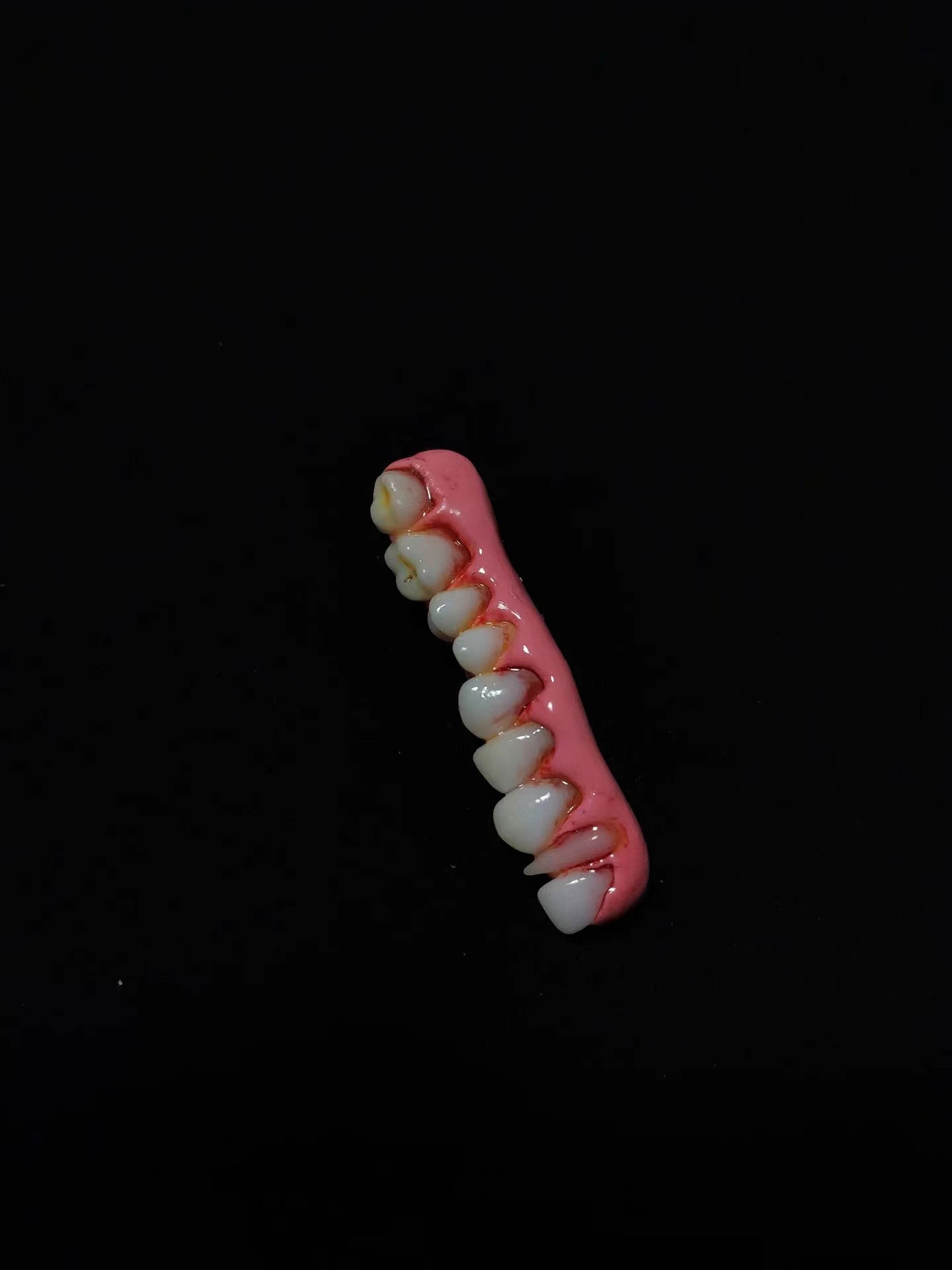 Mini horquilla de diente espeluznante: pasador gótico de terror de 6 cm