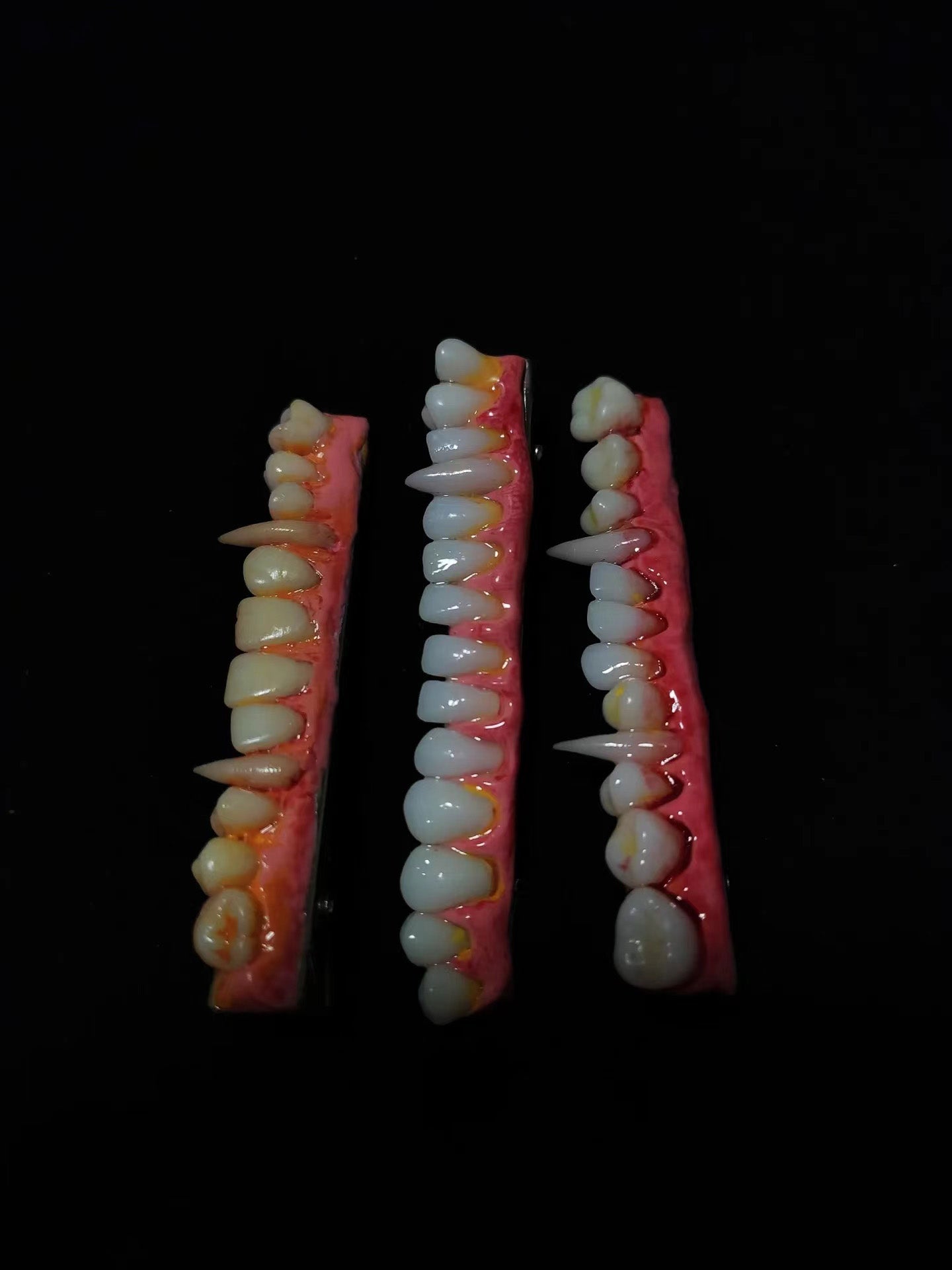 Große gruselige Zahn-Haarspange – 8 cm Horror Goth Statement Haarspange
